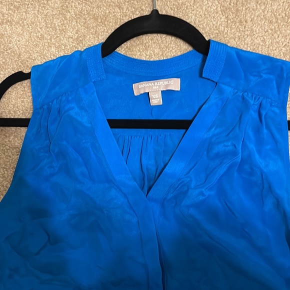 Banana Republic Sleeveless Blue Blouse. Size: XS - Picture 3 of 3